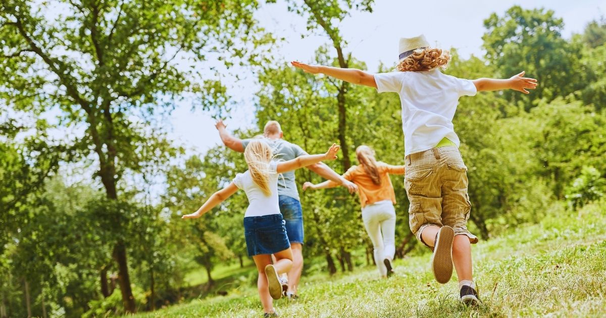 Ferienplanung bei getrennten Eltern – Tipps für Urlaub mit Kindern